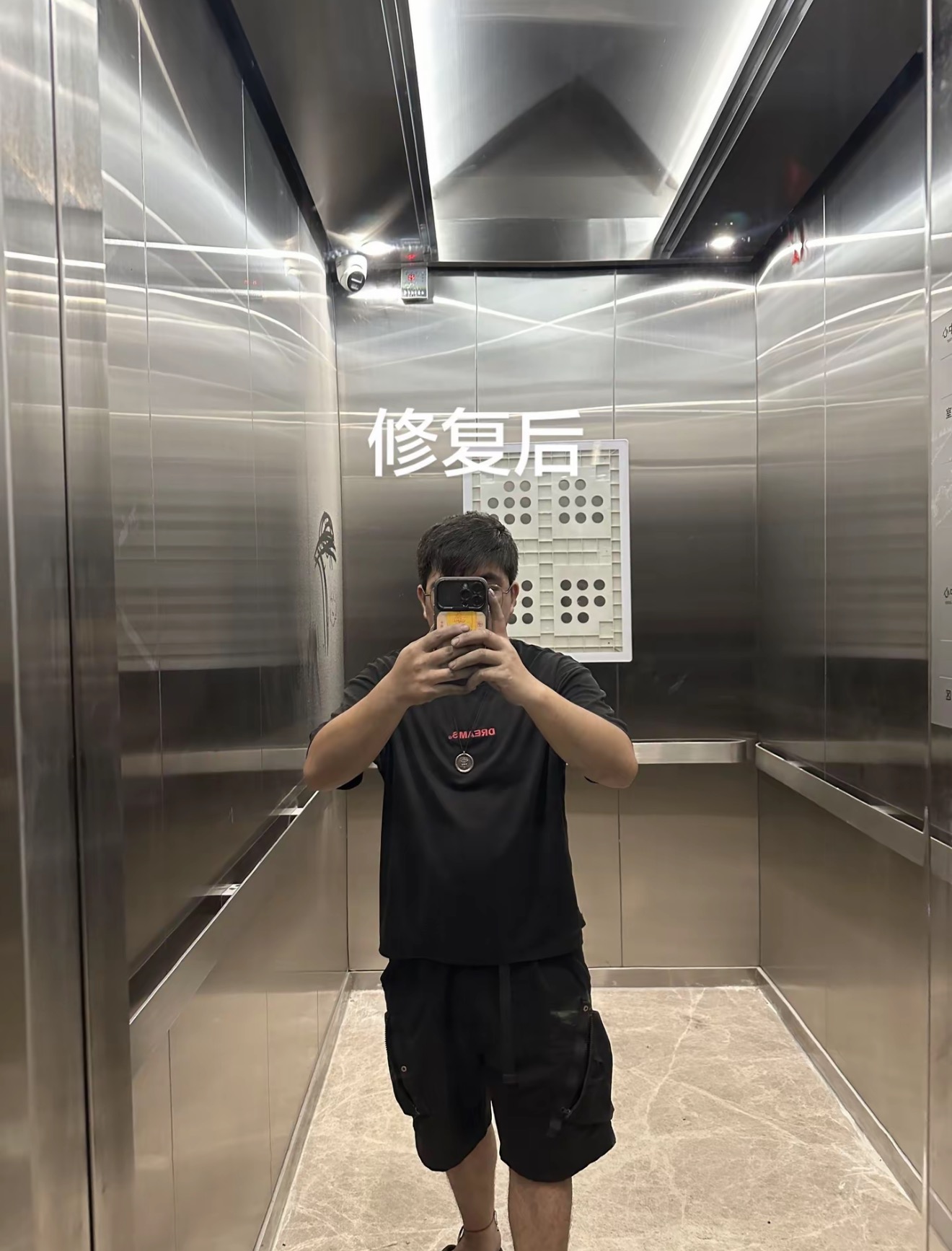 Lift Stainless Steel Mirror-Finish Repair — After: The lift panel after scratch treatment and surface finishing.